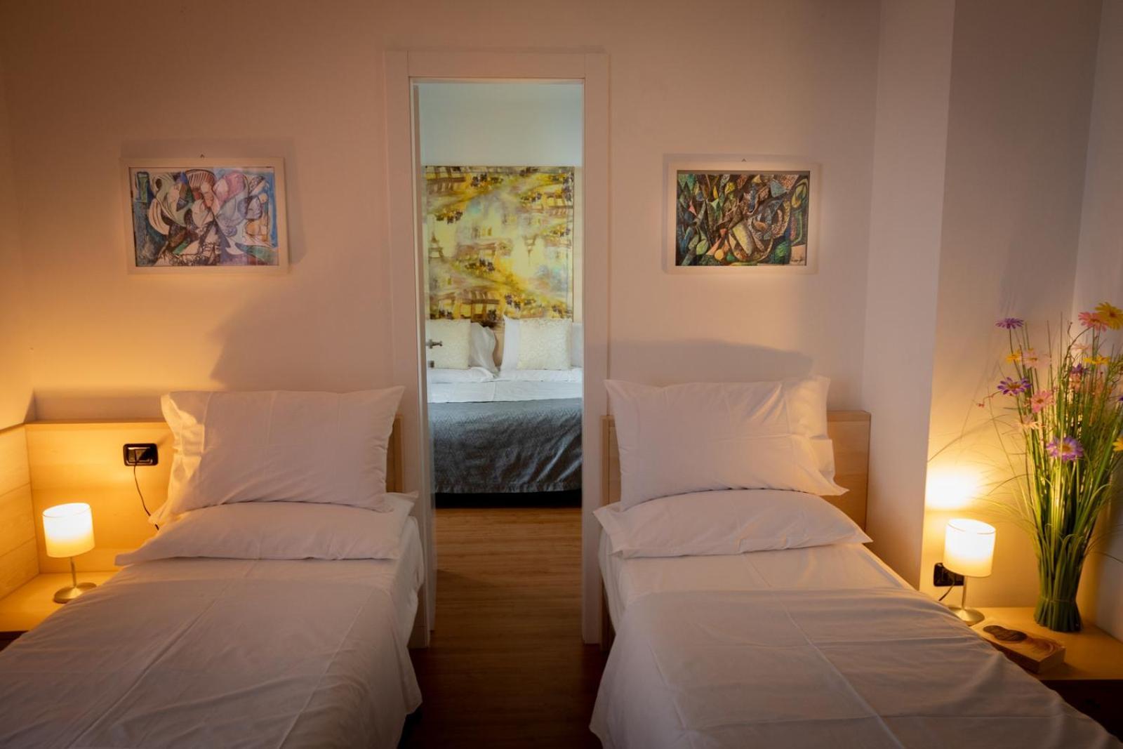 Hotel Vista Lago Brunate Exterior photo