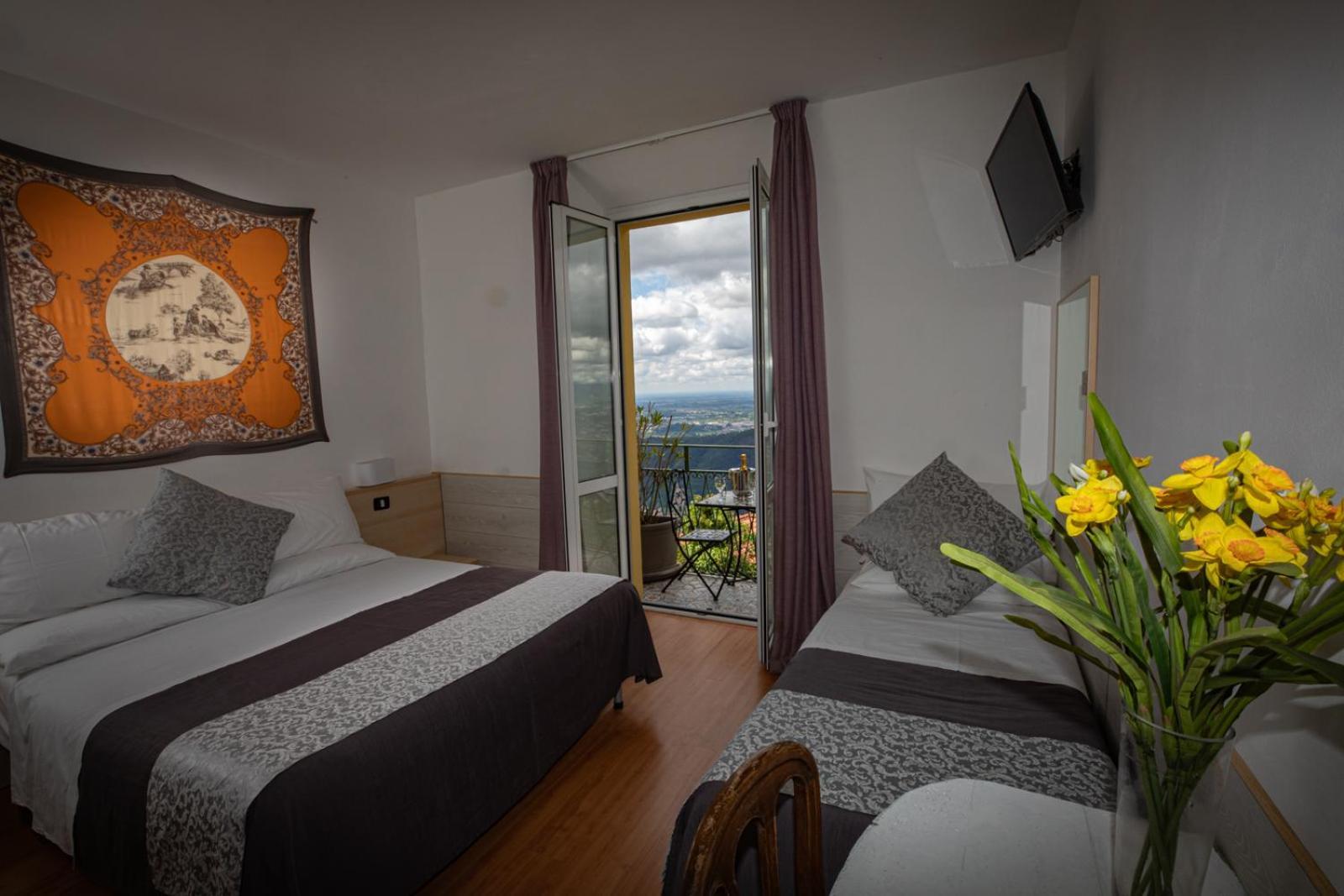 Hotel Vista Lago Brunate Exterior photo