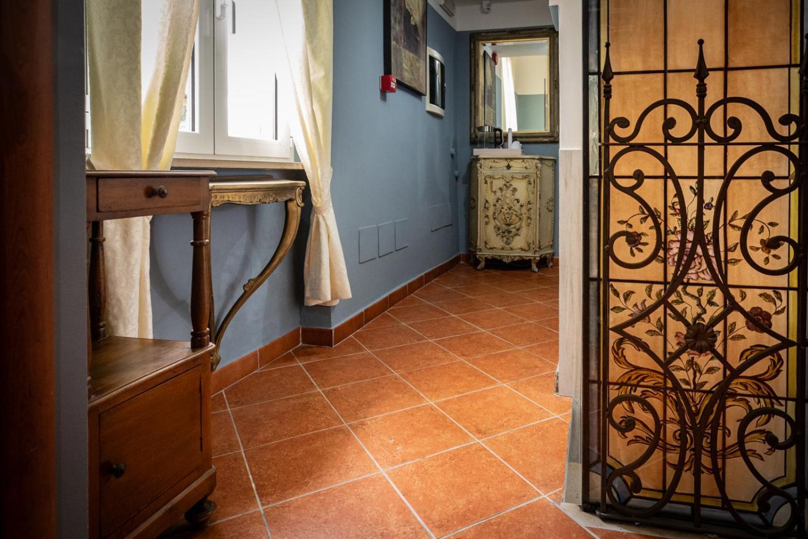 Hotel Vista Lago Brunate Exterior photo