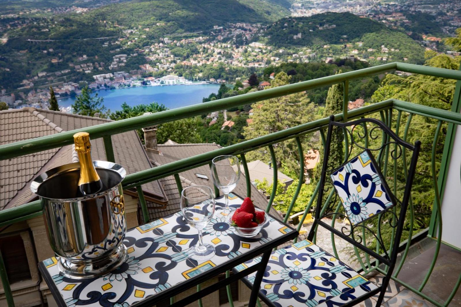 Hotel Vista Lago Brunate Exterior photo