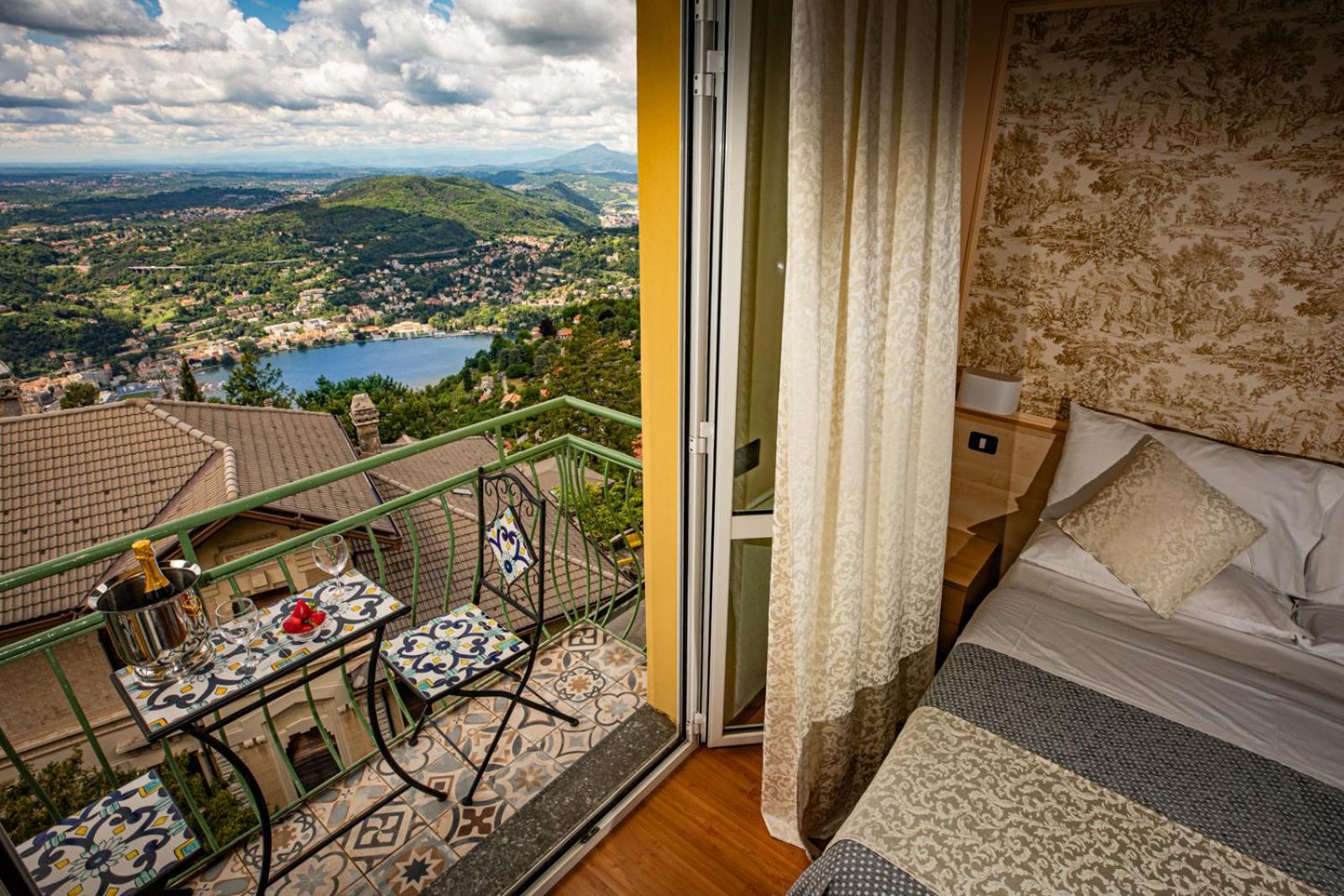 Hotel Vista Lago Brunate Exterior photo