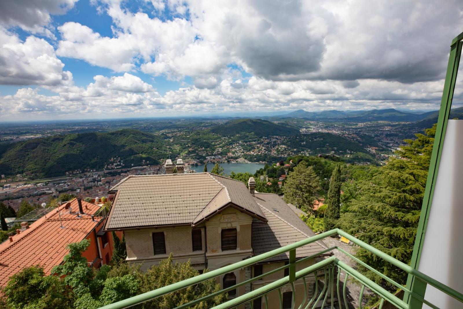 Hotel Vista Lago Brunate Exterior photo
